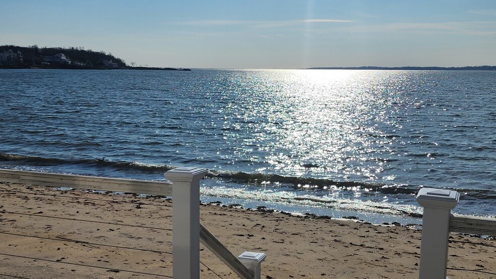 Building Photo - 92 Townsend Ave