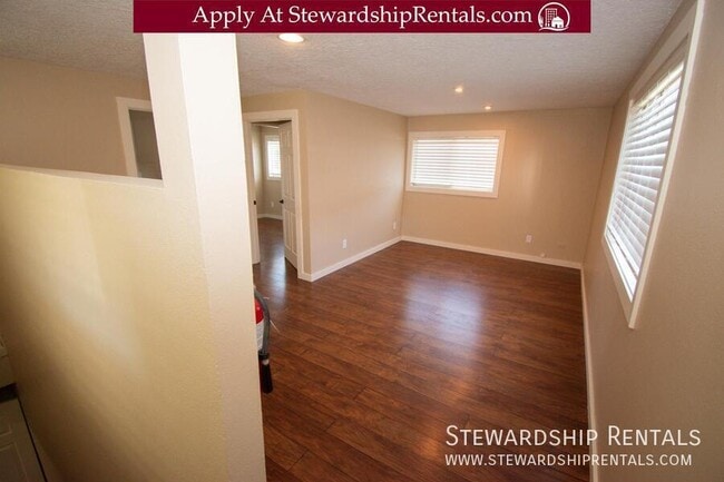 Building Photo - 5017 SE 45th Ave