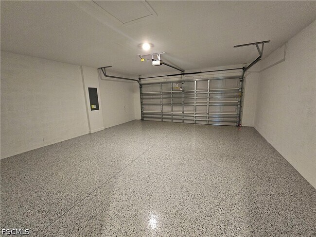 Building Photo - 20503 Hazelnut Ct S