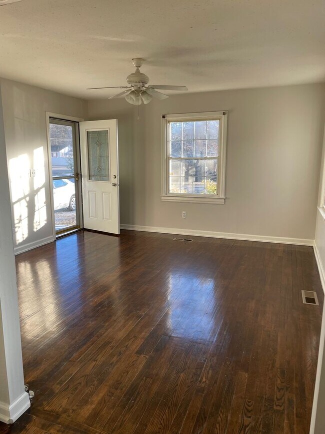 Building Photo - 5 Points Bungalow