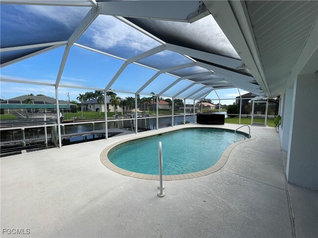 Building Photo - 609 SW 43rd Ln