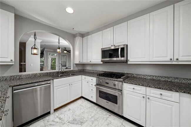 Building Photo - 1735 W Peachtree St NE
