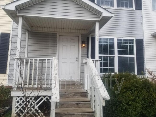Primary Photo - 165 Cloverdale St