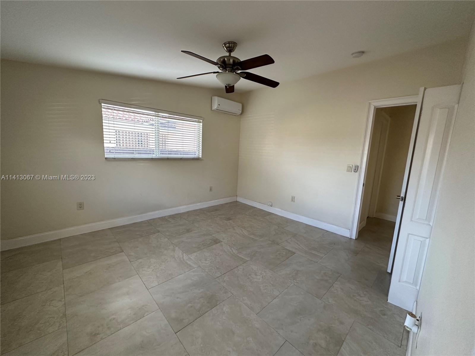 Building Photo - 840 NE 159th St