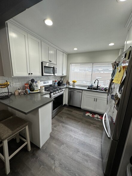 Kitchen - 722 W Vineyard Ave