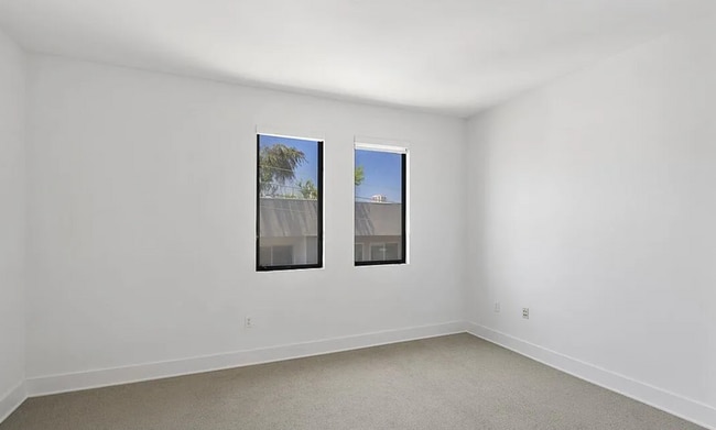Building Photo - Classic and contemporary two-story townhou...