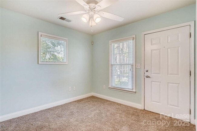 Building Photo - 1305 Summit Greenway Court