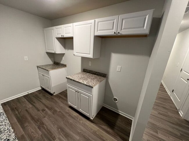 Building Photo - 4034 Highland Ave