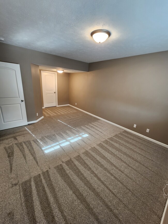 Building Photo - 5716 Hascall St