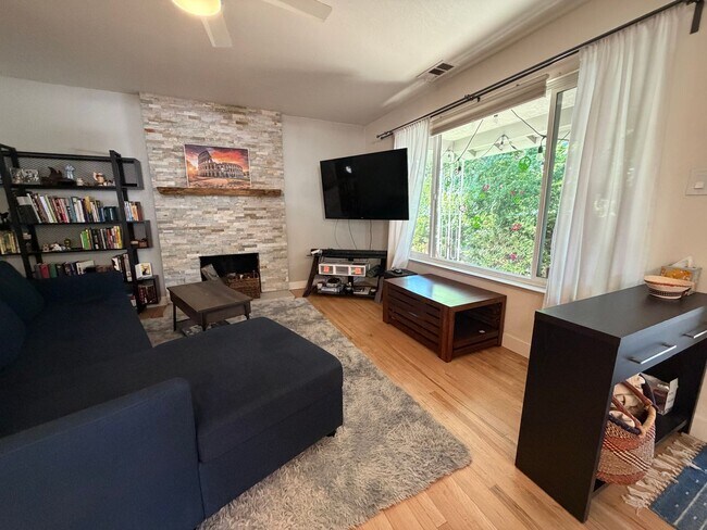 Building Photo - Fully Furnished 3BR/2BA Sacramento Home |  Flexible 3–12 Month Leases