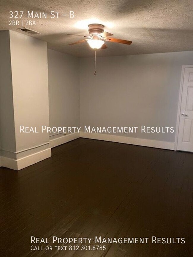 Building Photo - 327 Main St