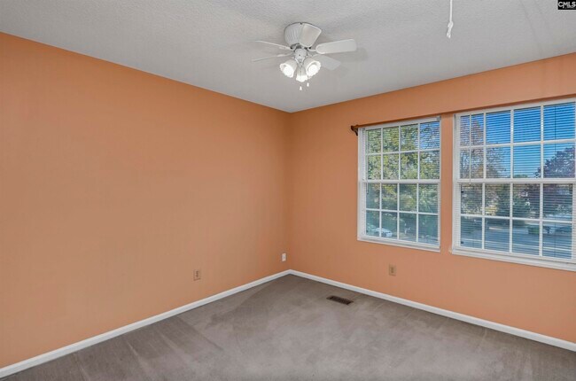 Building Photo - 100 Woodspur Rd