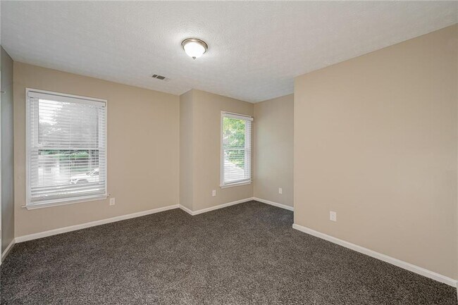 Building Photo - 745 Mountain Oaks Pkwy