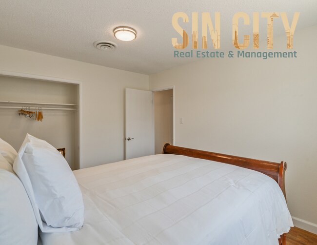 Building Photo - "Charming 4-Bedroom Retreat in Las Vegas –...