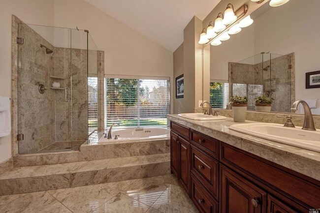 Building Photo - Beautiful Home in the Lakewood Hills Gated...