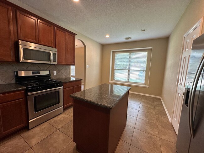 Building Photo - For Lease | 4 Bed, 2.5 Bath | 2,587 Sq Ft ...