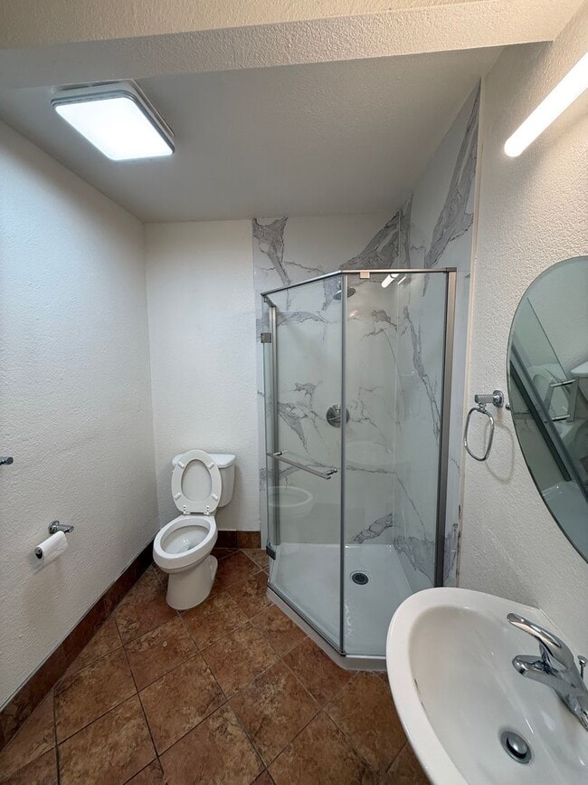 Building Photo - 2313 Manchester St