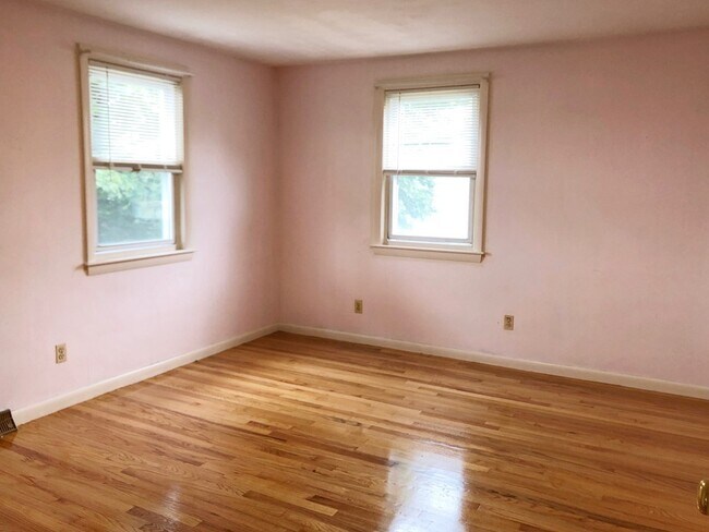 Bedroom 3 - 21 High St