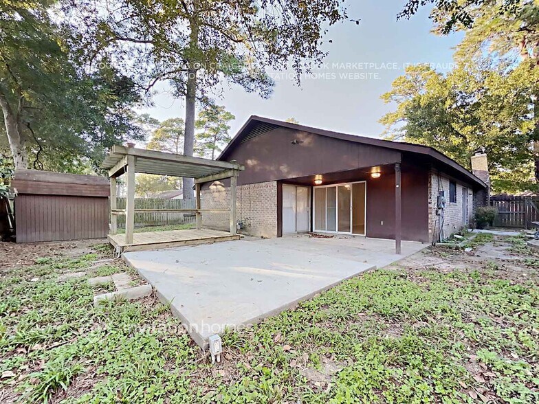 Building Photo - 2138 Wood River Rd