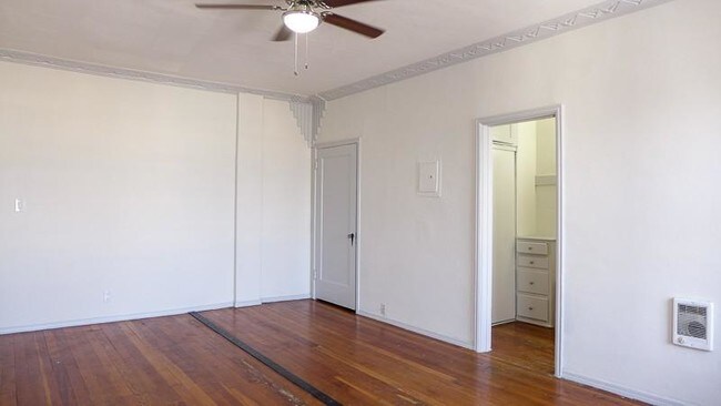 Building Photo - 808 S Hobart Blvd