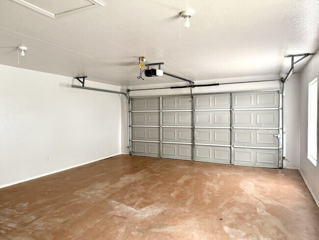 Building Photo - 427 N Rockford Pl