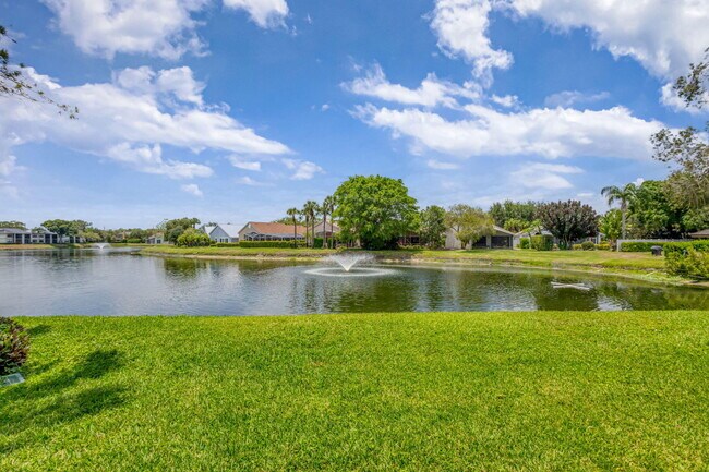 Building Photo - 12911 Briarlake Dr