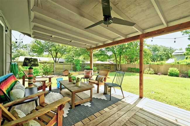 Building Photo - 2301 Village Cir
