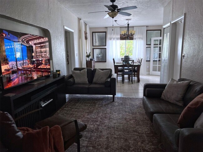 Building Photo - 2040 NE 183rd St