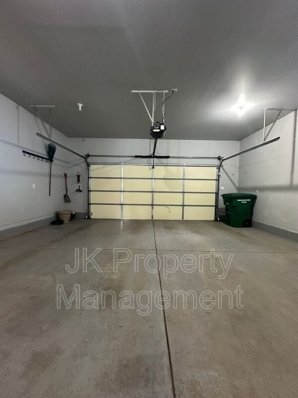 Building Photo - 3209 Wild Rose Ln