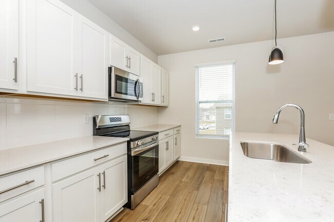 Building Photo - 334 Park Glen Dr