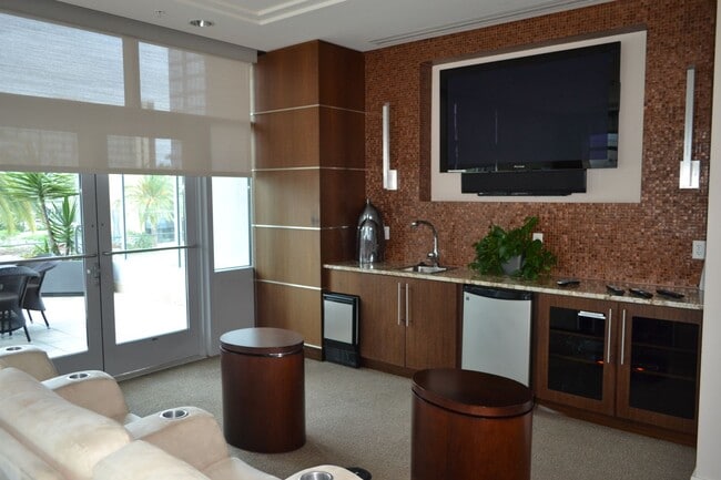 Building Photo - Stylish Studio Loft in Sapphire Tower – Do...
