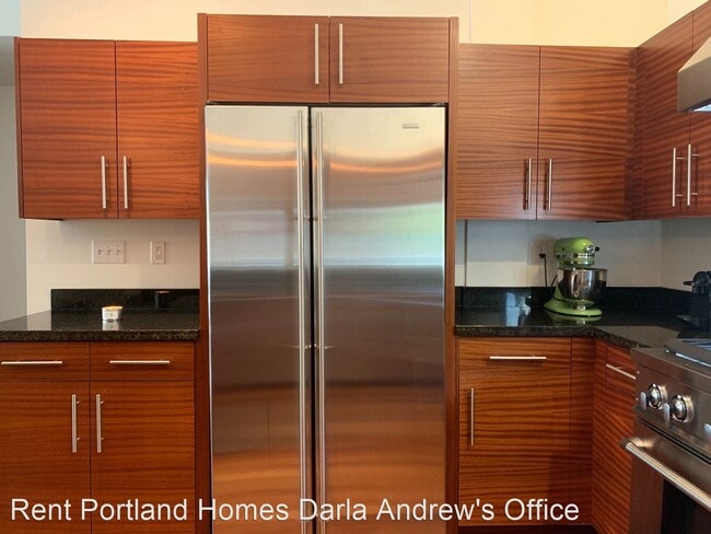 Building Photo - 1636 NW Riverscape St