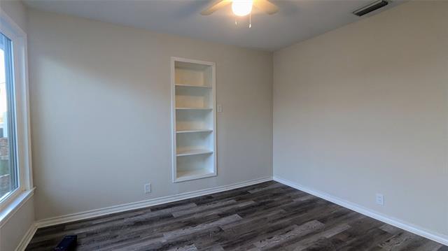 Building Photo - 2826 Encino Dr