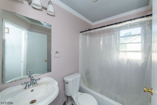 Building Photo - 101 N Beverwyck Rd