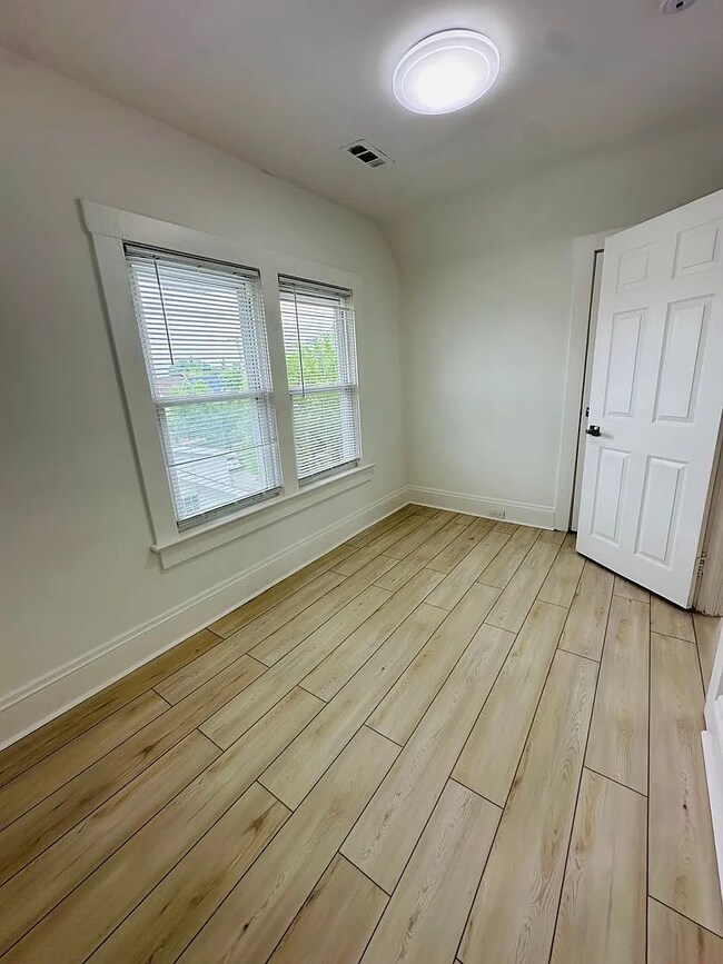 Building Photo - 4014 Cypress Ave