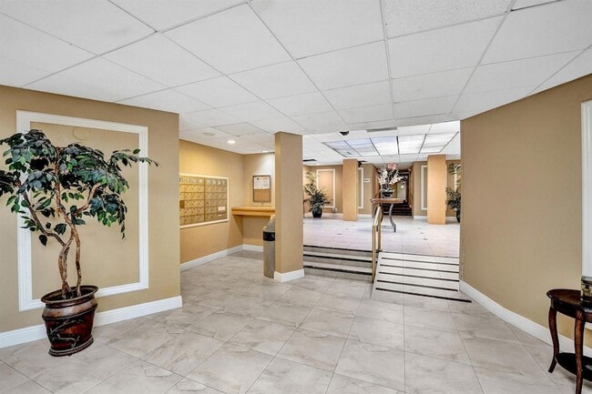 Building Photo - 3800 N Hills Dr