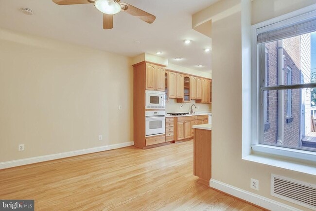 Building Photo - 119 N Peyton St