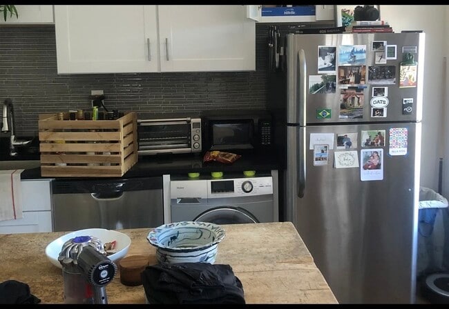 Building Photo - 2129 N Dayton St