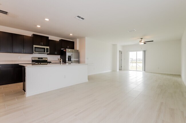 Building Photo - 13307 Sunset Sapphire Ct