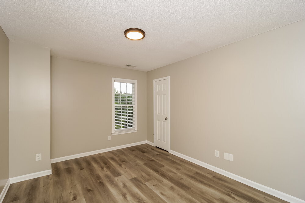 Building Photo - 1785 Fairfax Dr