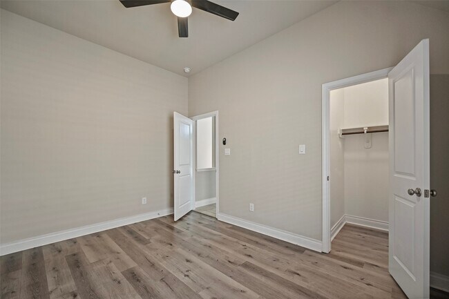 Building Photo - 1346 Mystic River Ln