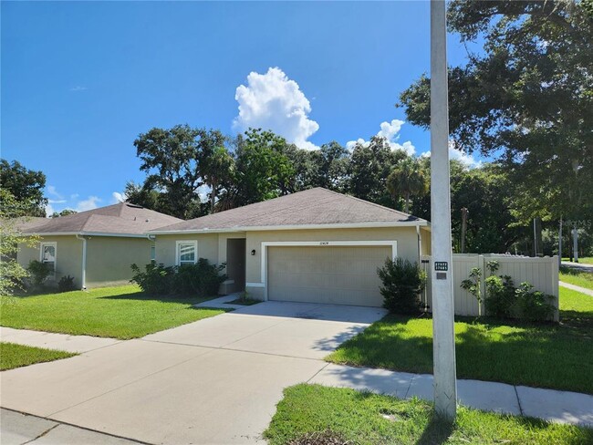 Building Photo - 10424 Candleberry Wds Ln