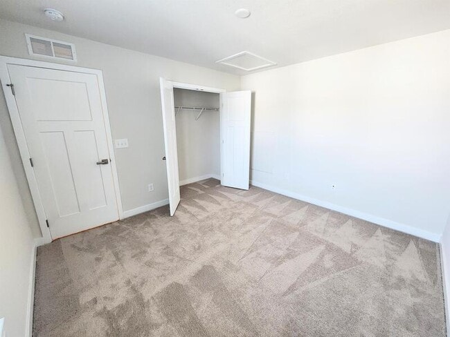 Building Photo - 257 Riley Wy