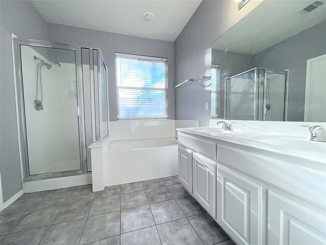 Building Photo - 2219 Speidel Dr