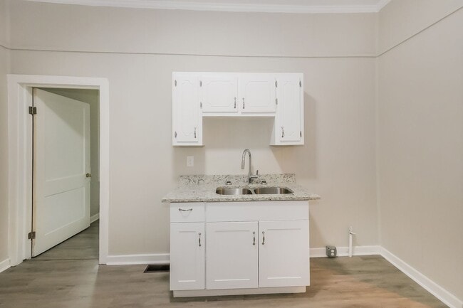 Building Photo - Charming Home in Quiet Griffin Neighborhood – For Rent