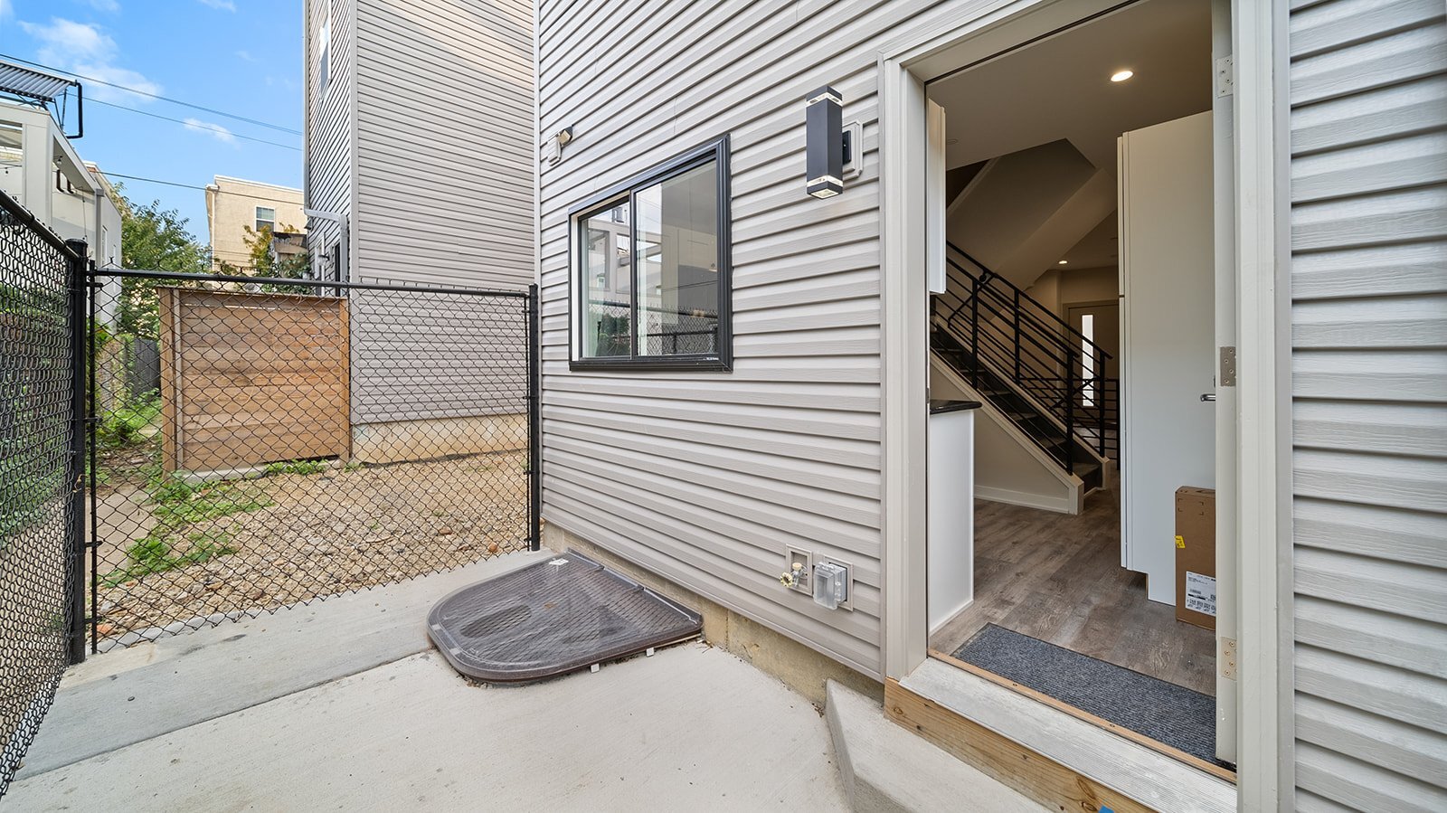 Building Photo - 1852 N Marshall St