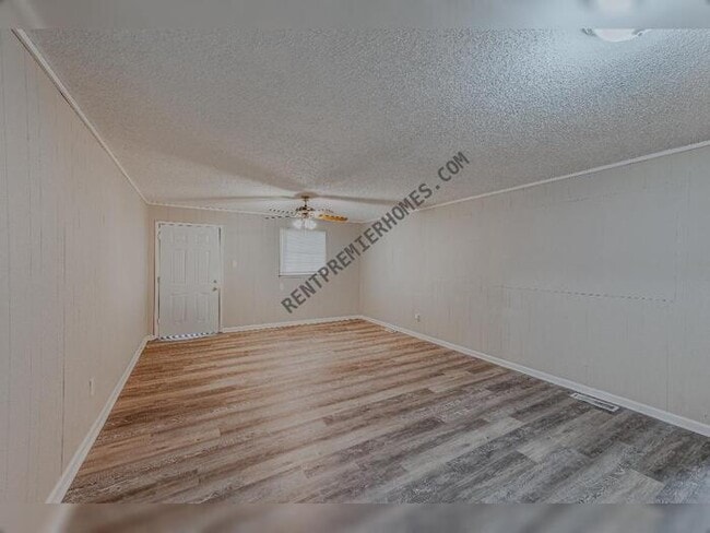 Building Photo - 306 Kay St