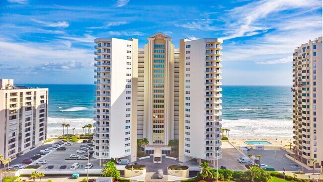 Building Photo - FURNISHED 2 Bedroom Condo in Daytona Beach...