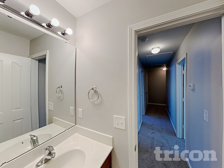 Building Photo - 4976 Mt Hope Dr