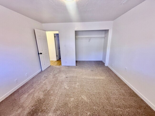 Building Photo - 2980 S Bloomington Dr W